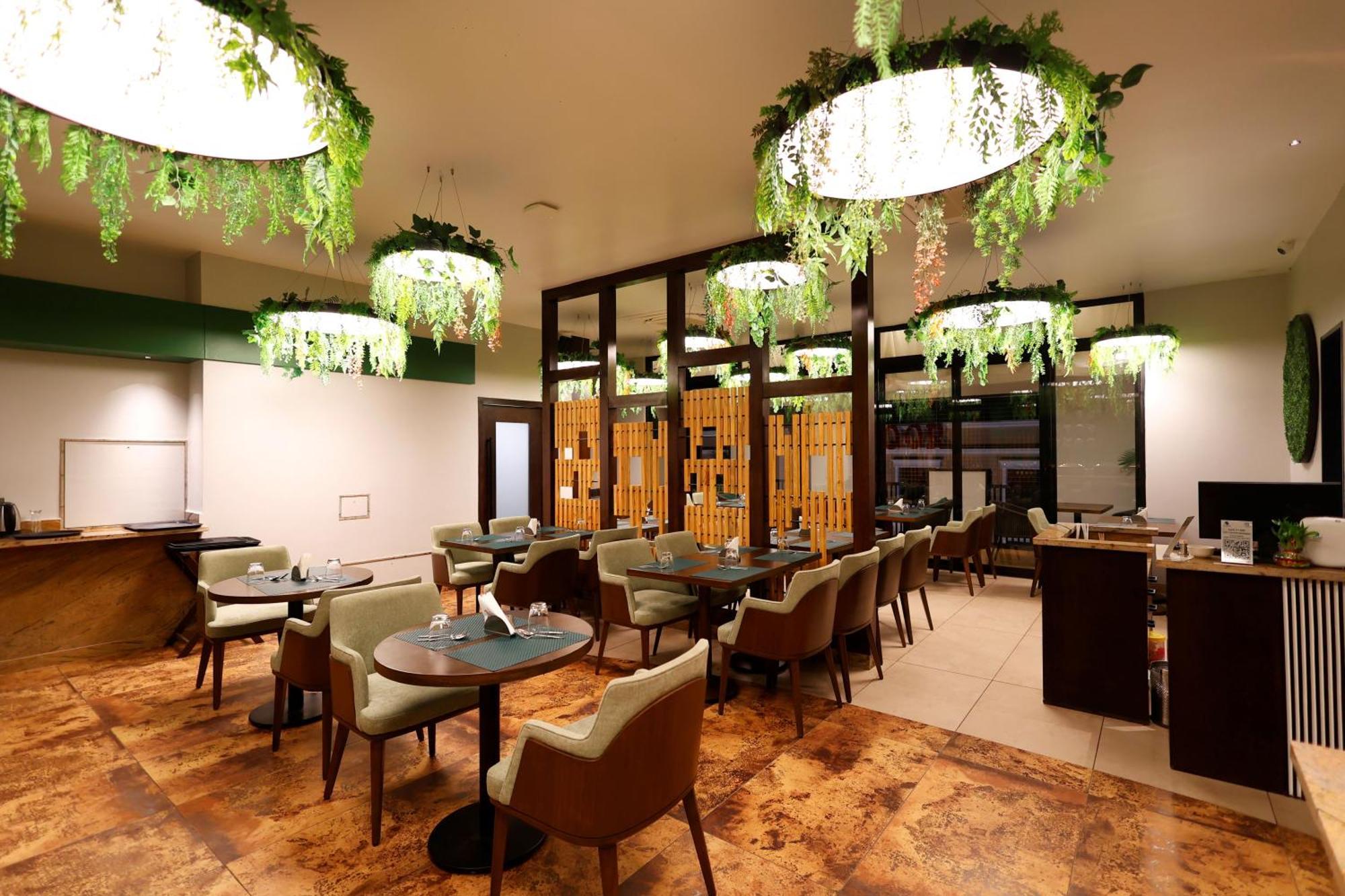Quality Inn City Centre Варанасі Екстер'єр фото