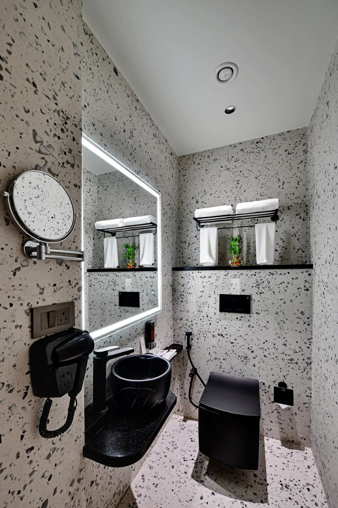 Quality Inn City Centre Варанасі Екстер'єр фото
